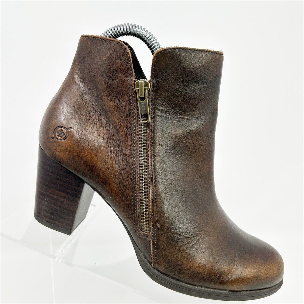 Born Womens Brown Ankle Booties Side Zip Round Toe Block Heel Comfort Size 7